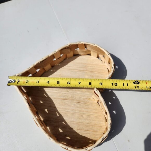 New Heart Shaped Basket Easter Basket Valentines Day Stocking Stuffer Gift Baske - Picture 7 of 8